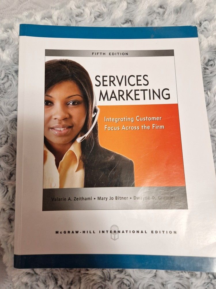 Kirja: Services Marketing