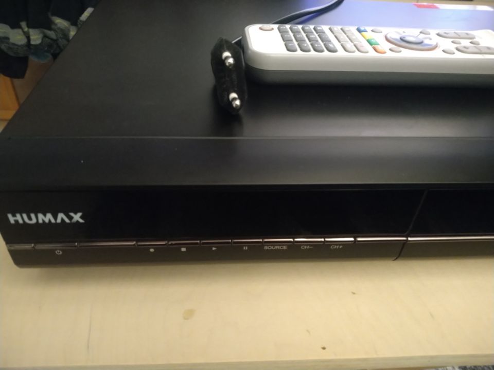 Humax PVR-9500C tallentava digiboksi