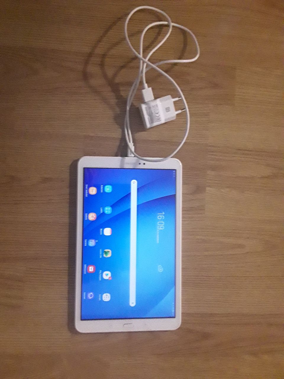 Samsung Galaxy tab valkoinen tabletti