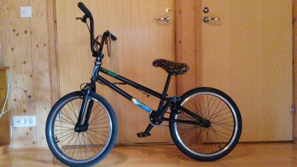 Temppupyörä Signature BMX