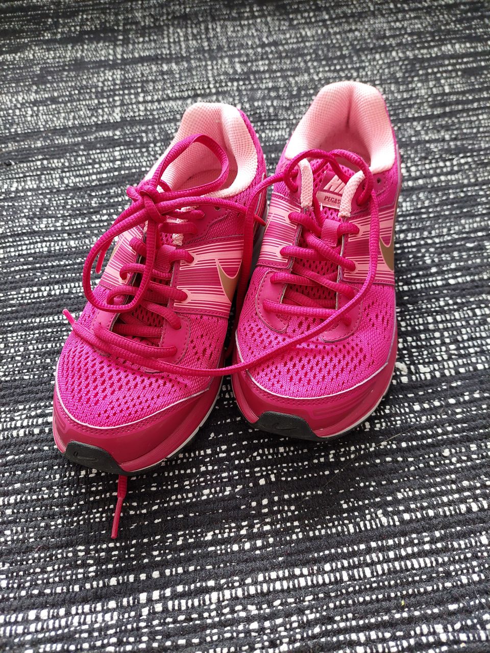 Pinkit Nike fitsole -kengät 35,5