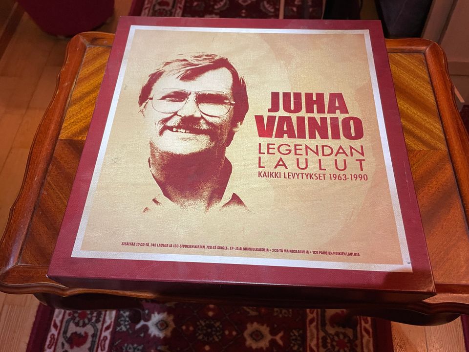 Juha Vainio legendan laulut 10Cd:tä + kirja