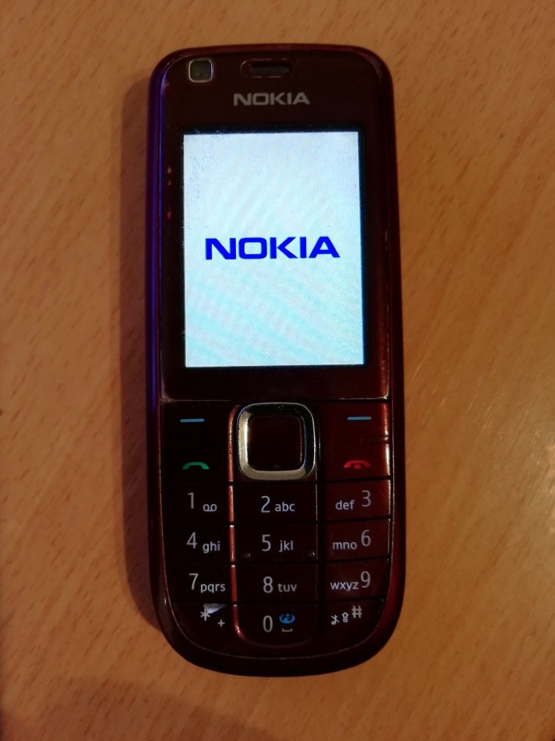 Nokia 3120c punainen