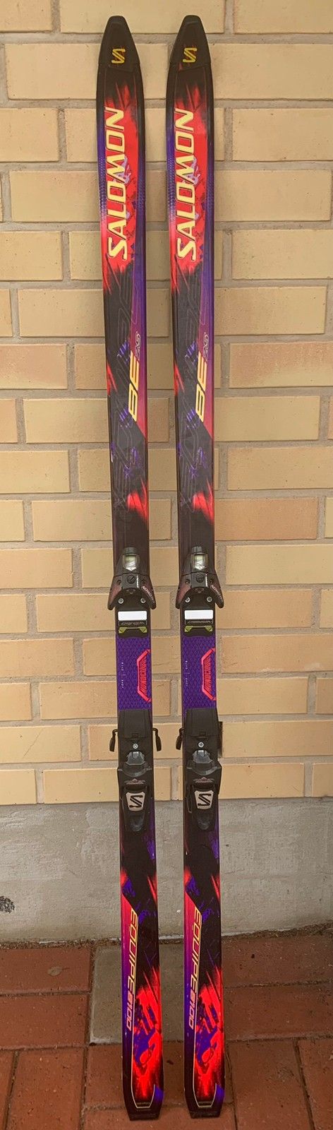 Salomon Equipe 8100 laskettelu-sukset (pit.176cm) + Salomon 757 Driver -siteet