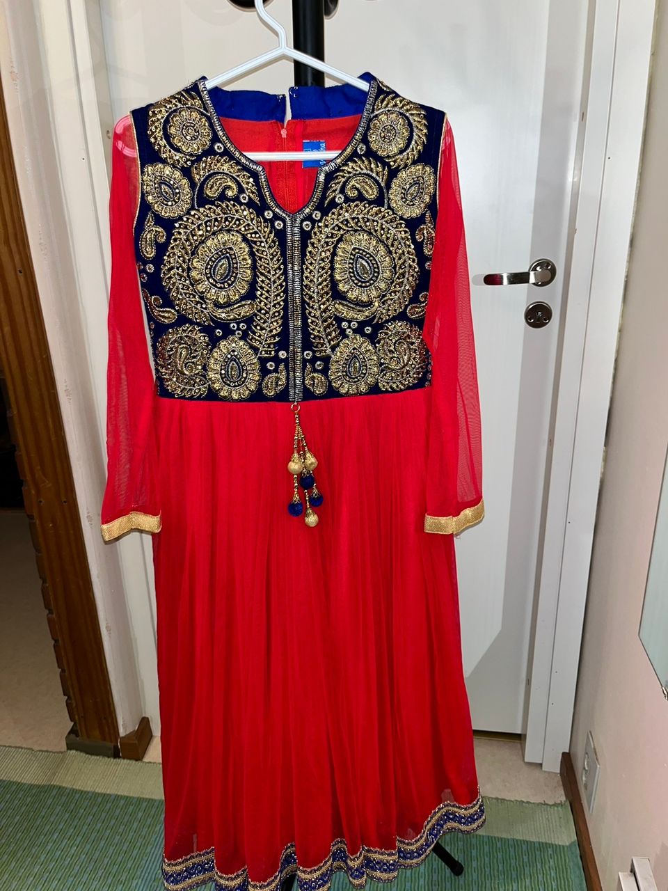 Intialainen mekko