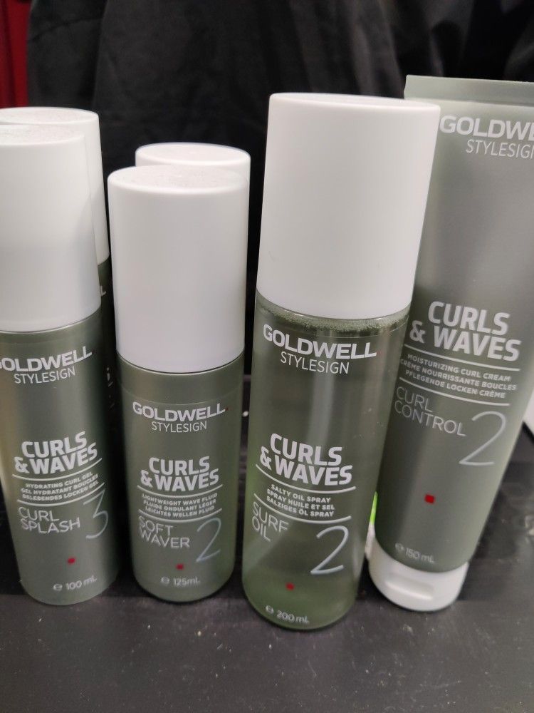 Goldwell kiharan hiuksen muotoilutuotteet