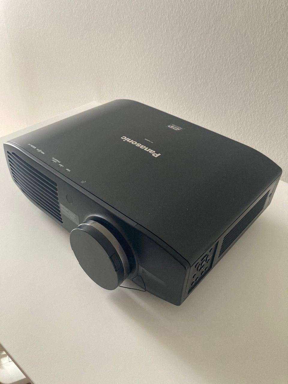 Panasonic PT-AE8000U projektori