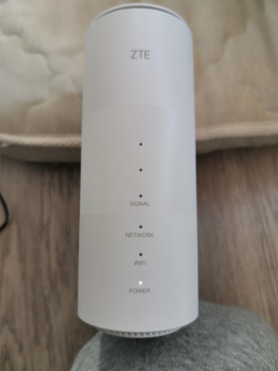 ZTE MC801A 5G modeemi + wifi reititin