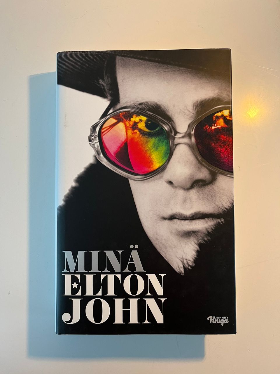 Minä Elton John kirja