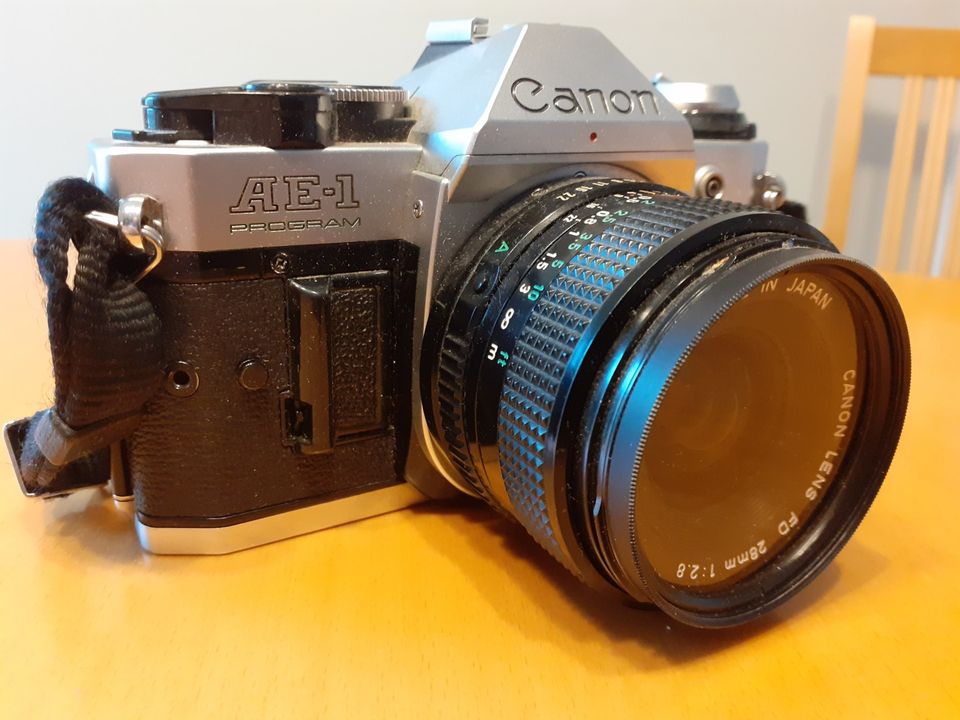 Canon AE-1 Program + canon lens Fd 28mm 1:2.8