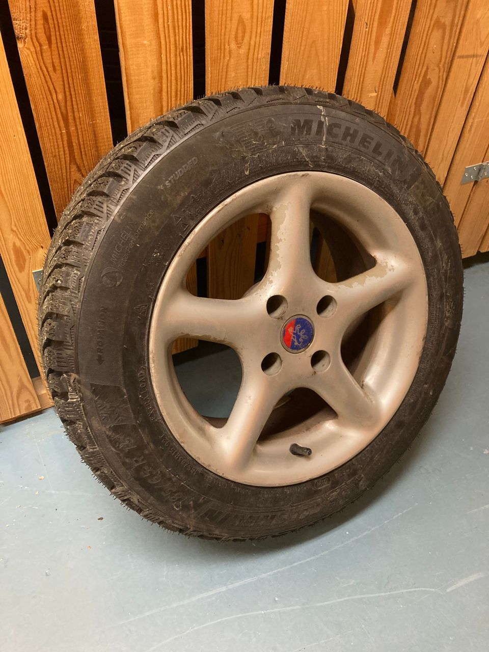 Vanteet 15" Michelin X-Ice North 4