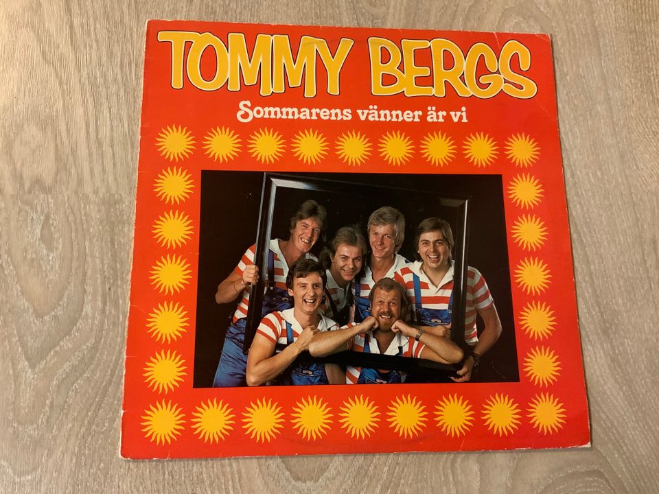 Tommy Bergs – Sommarens Vänner Är Vi
