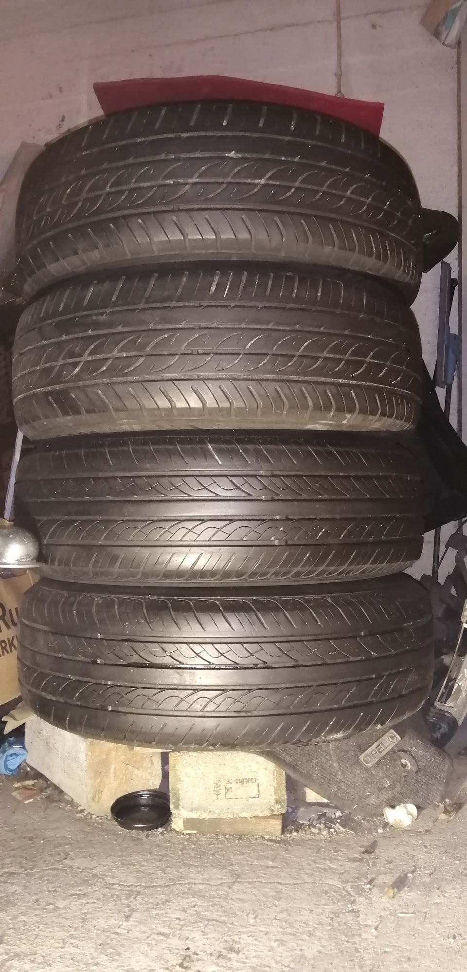 kesärenkaat 185/65 R14, 5x 114.3 R14 vanteilla