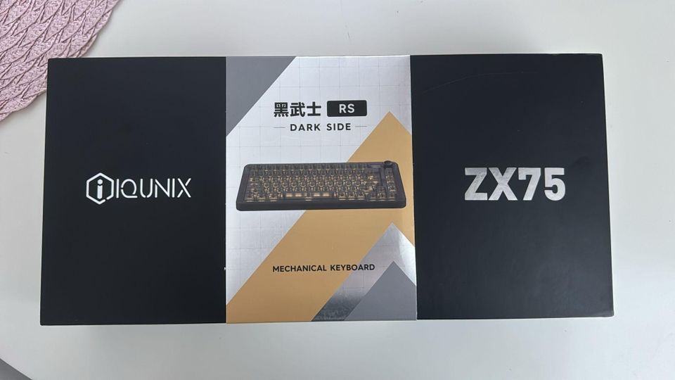Iqunix zx75 dark side
