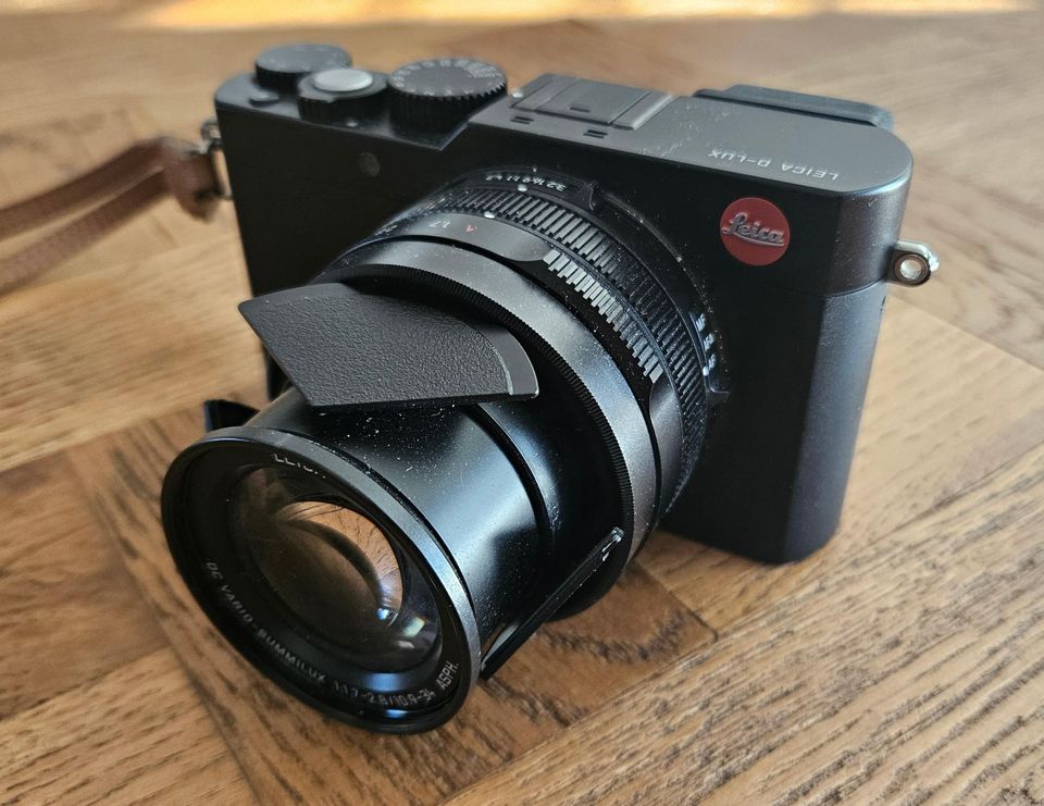 Leica D-Lux (typ 109) ja varusteet