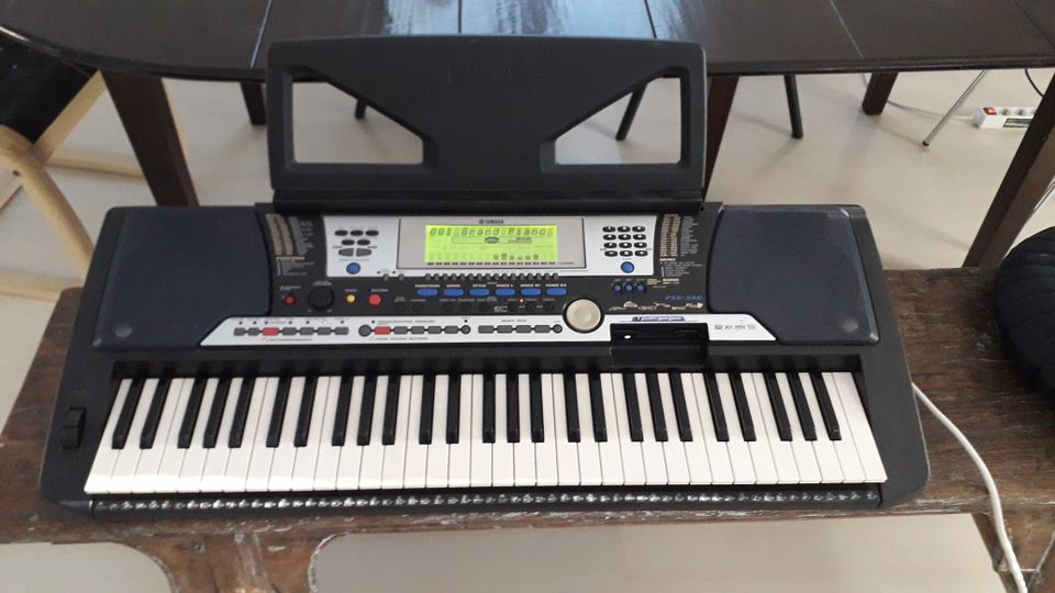 Yamaha PSR-540 Keyboard