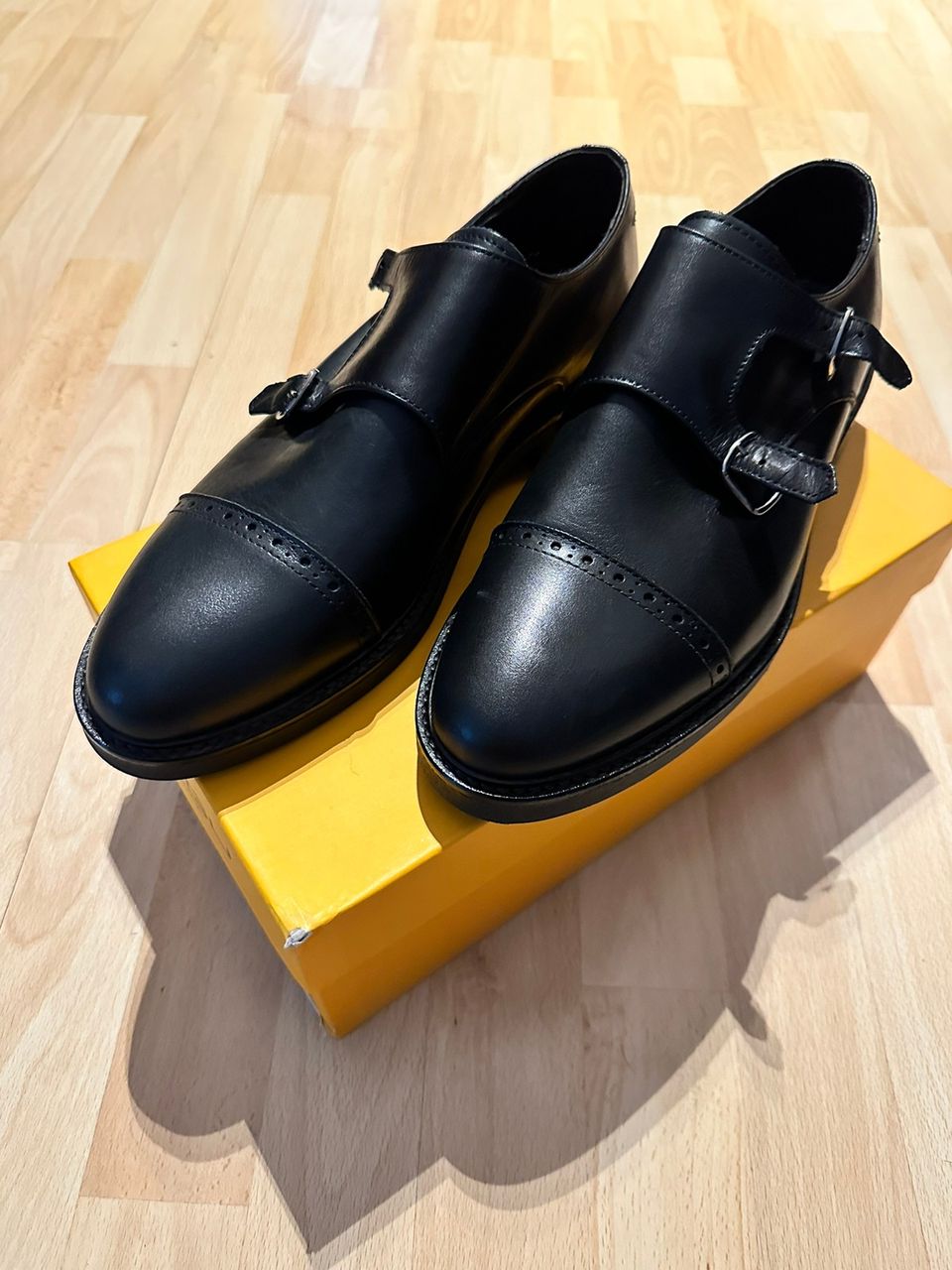 Uudet Lea-Gu italialaiset kengät, koko 44