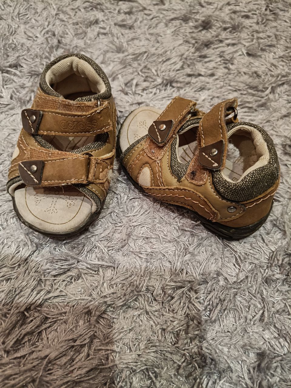 Vauvan sandaalit