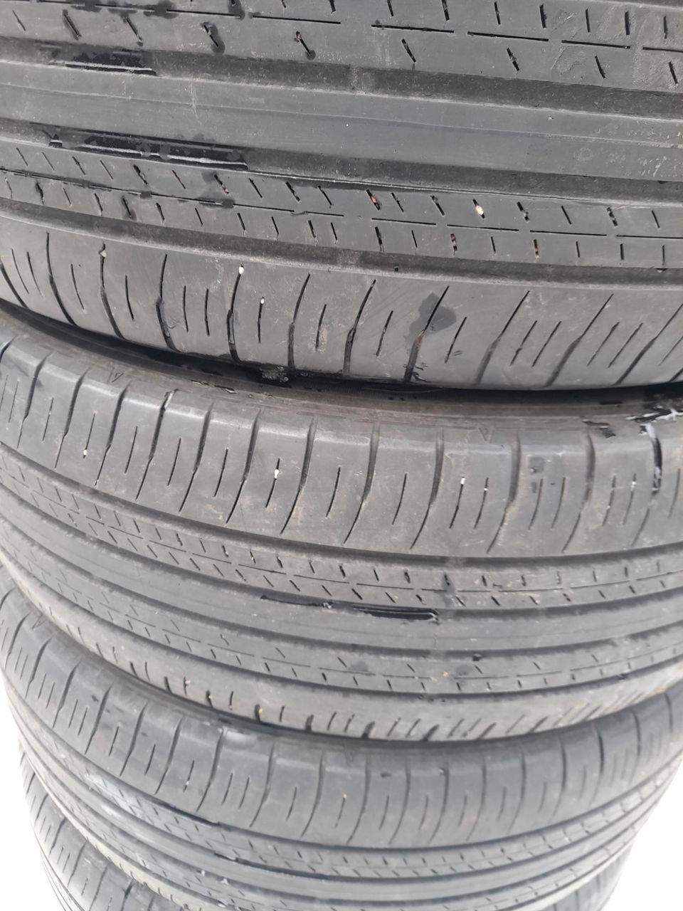 225/60R18 Dunlop Grandtrek pt30