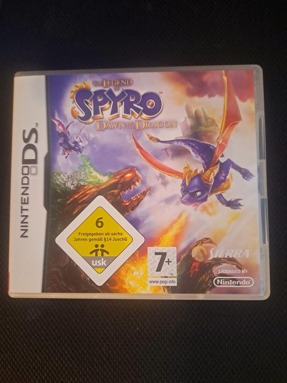 Nintendo ds peli. Spyro Dawn Of The Dragon