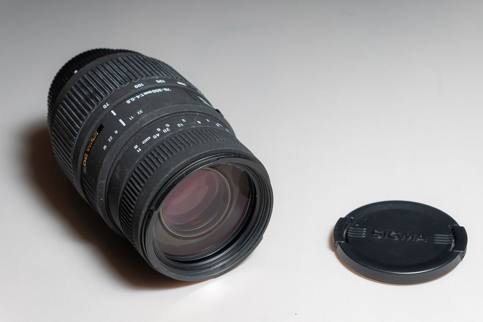 Sigma 70-300mm f4-5.6 Marco Nikon F