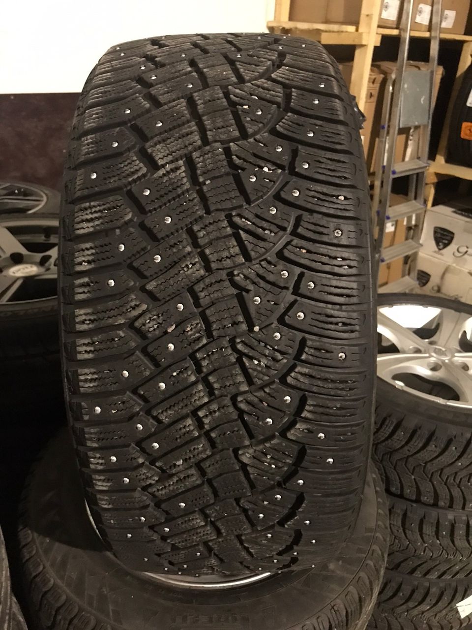 255/40R19 Continental IceContact2 nastarengas 1kpl 7,5mm pintaa