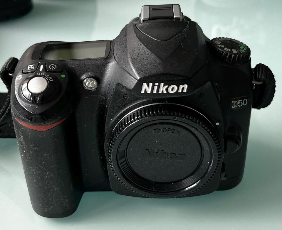 Nikon D50 DSLR kamera & Sigma AF Macro 55mm f/3.5-5.6G