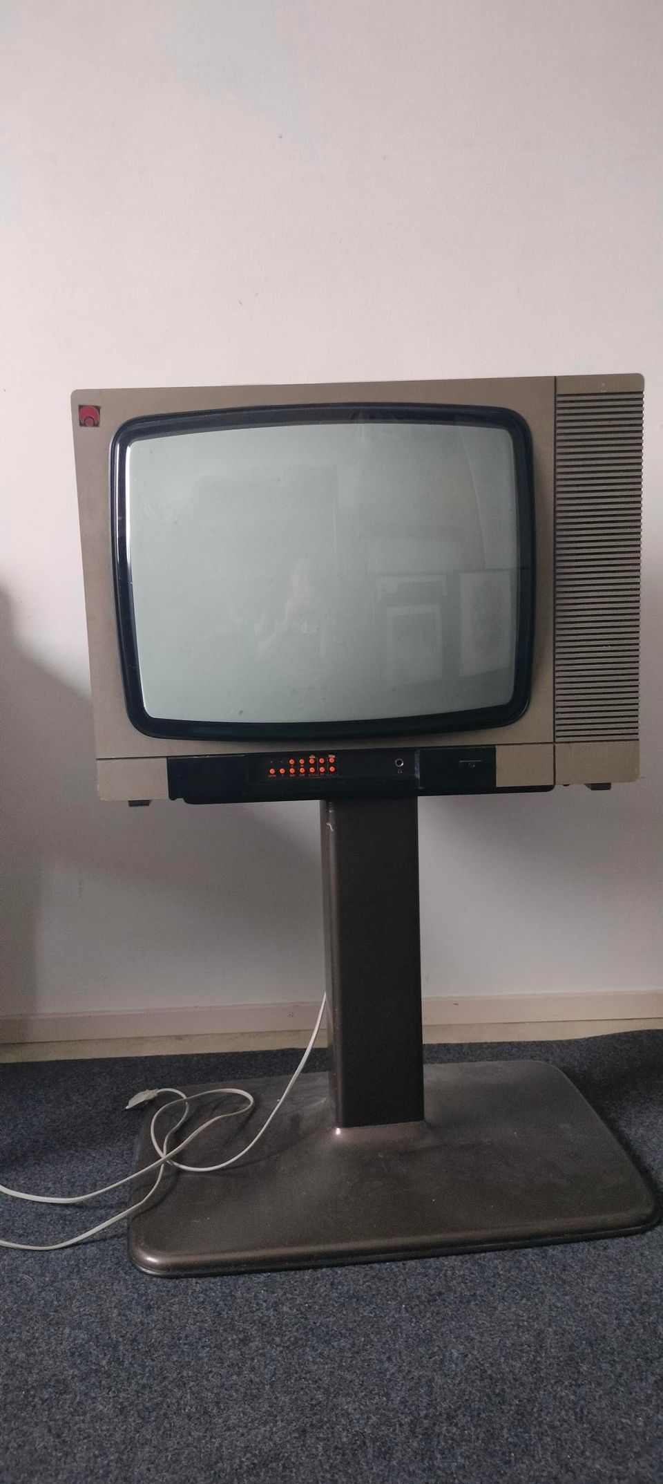 Vintage jalalline tv