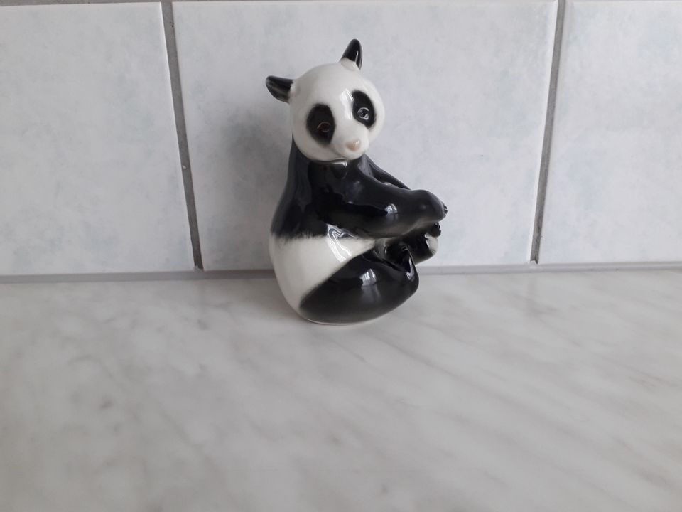 Lomonosov Posliini Figuuri "Istuva Panda"