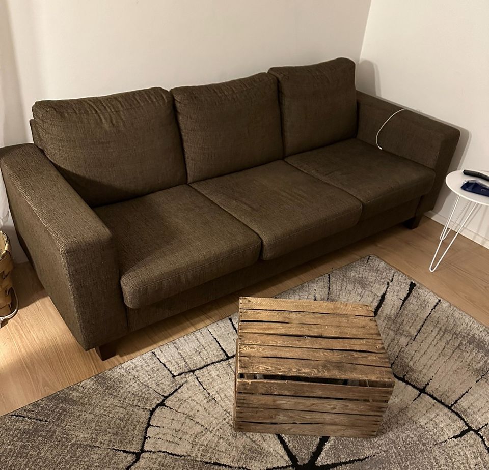 3-Istuttava sohva