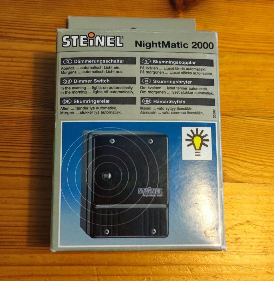 Steinel NightMatic 2000 -hämäräkytkin, musta