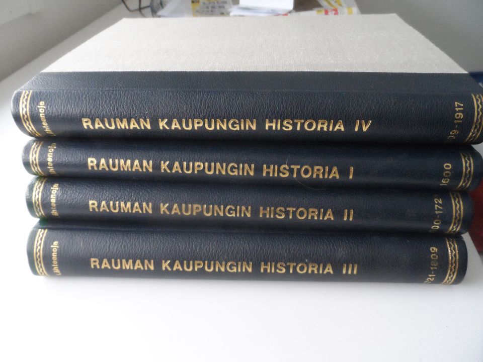 RAUMAN KAUPUNGIN HISTORIA 1-4  AINA LAHTEENOJA