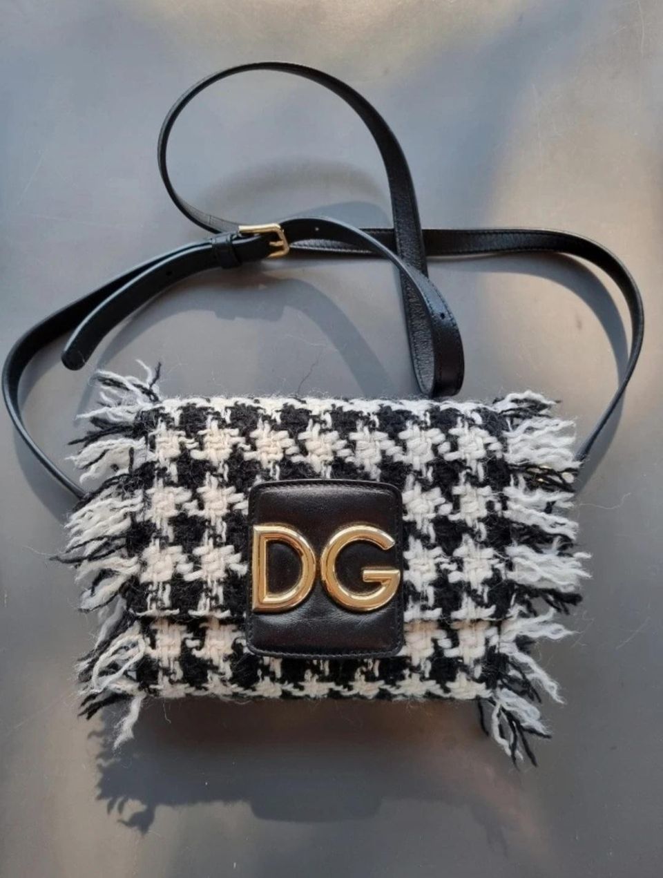 Dolce & Gabbana White Dg Millennials Tweed Crossbody bag