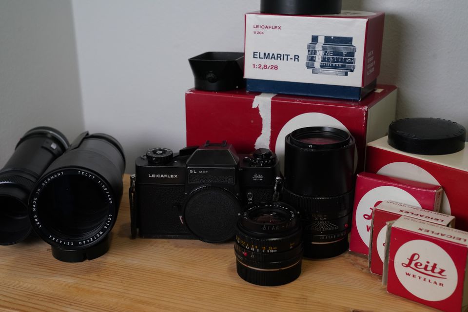 Leicaflex SL MOT combo, Leica R 28mm f2.8, 135mm 2.8,400 f6.8 + accessories