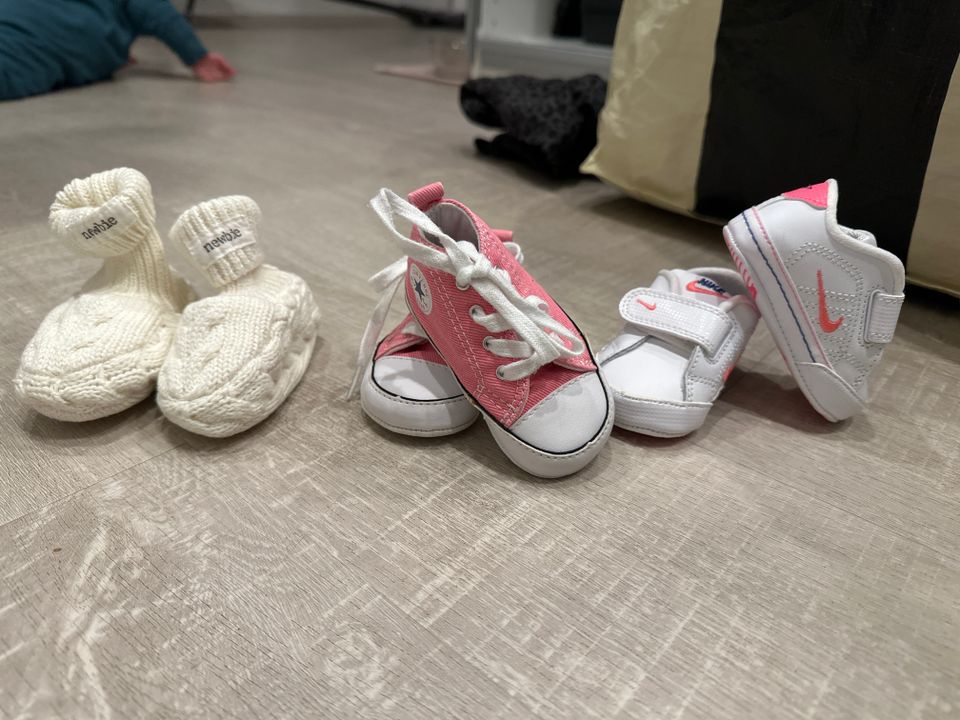Vauvan kenkiä