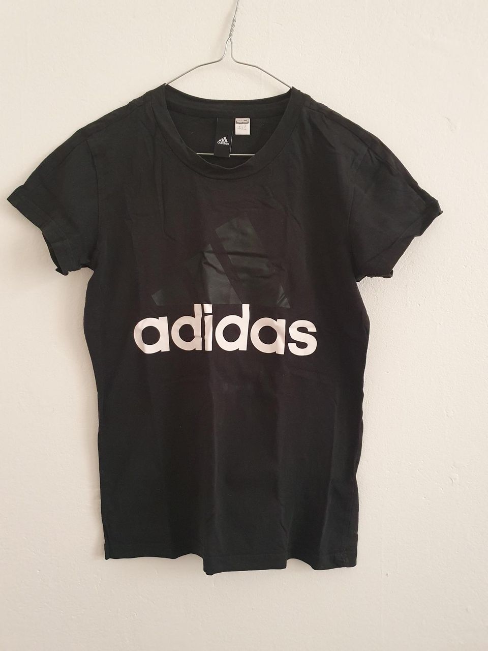 Adidas treenipaita