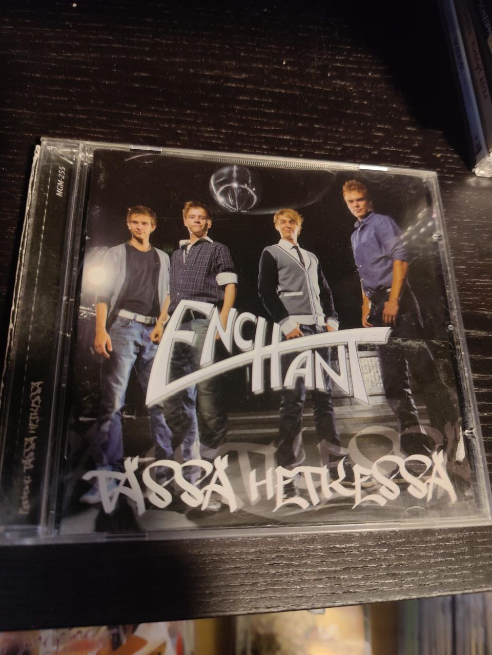 Enchant tässä hetkessä CD