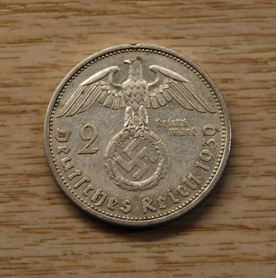 NATSISAKSA 2 Reichsmark 1939, Hakaristi, Hopea