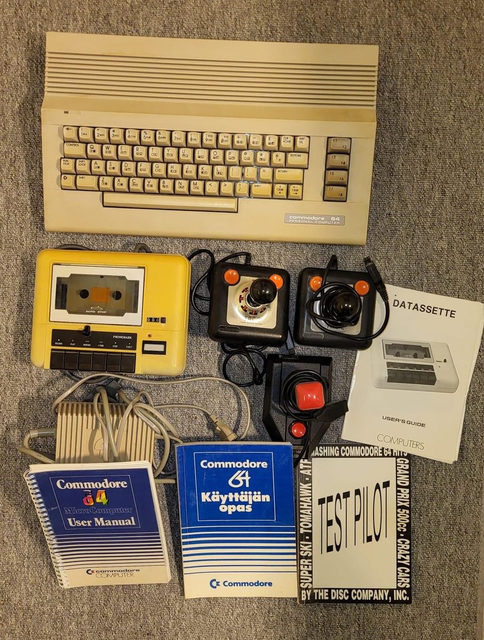 Commodore 64 + 78 peliä
