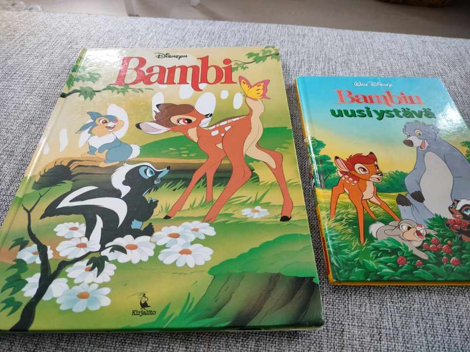Kaksi Bambi kirjaa