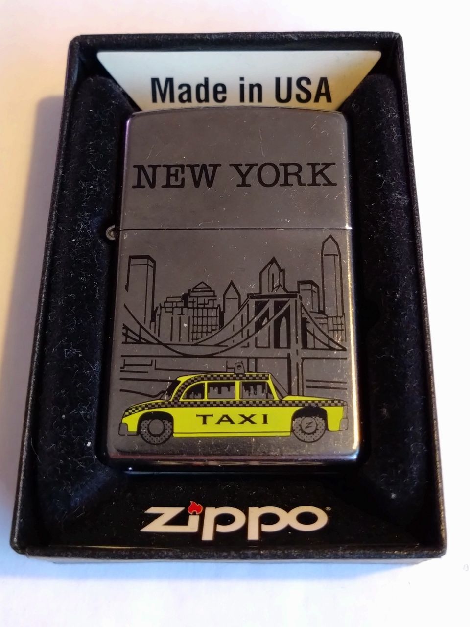 Zippo-sytkäri, New York, hyväkuntoinen