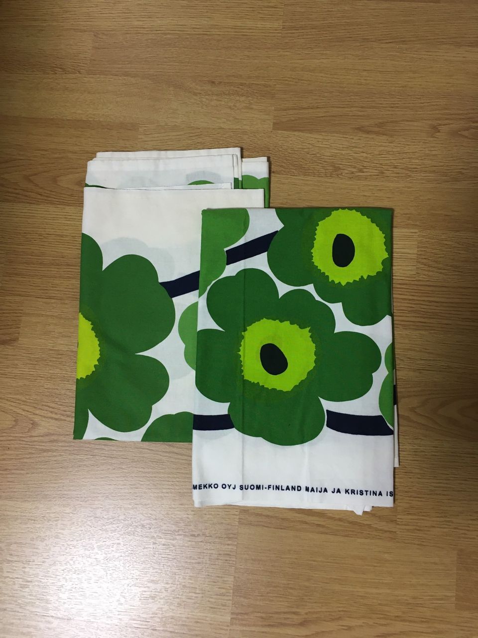 Vihreät Marimekko Unikko-kappaverhot