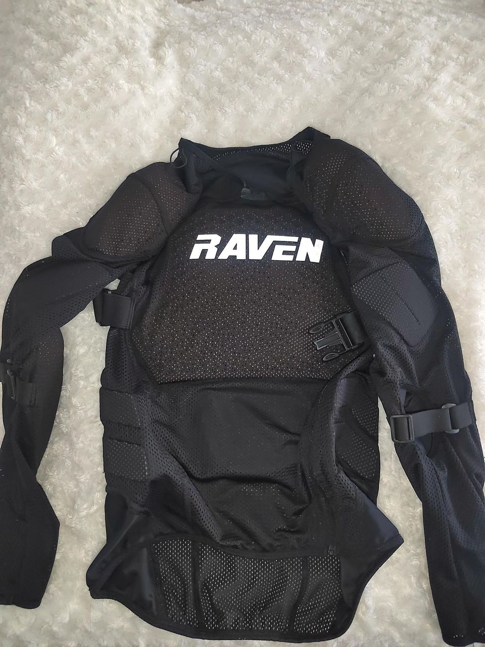 Suojatakki Raven Soft Shield M-koossa