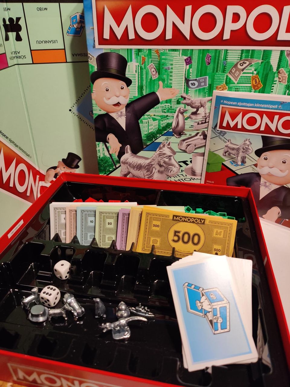 Monopoly -lautapeli Hasbro