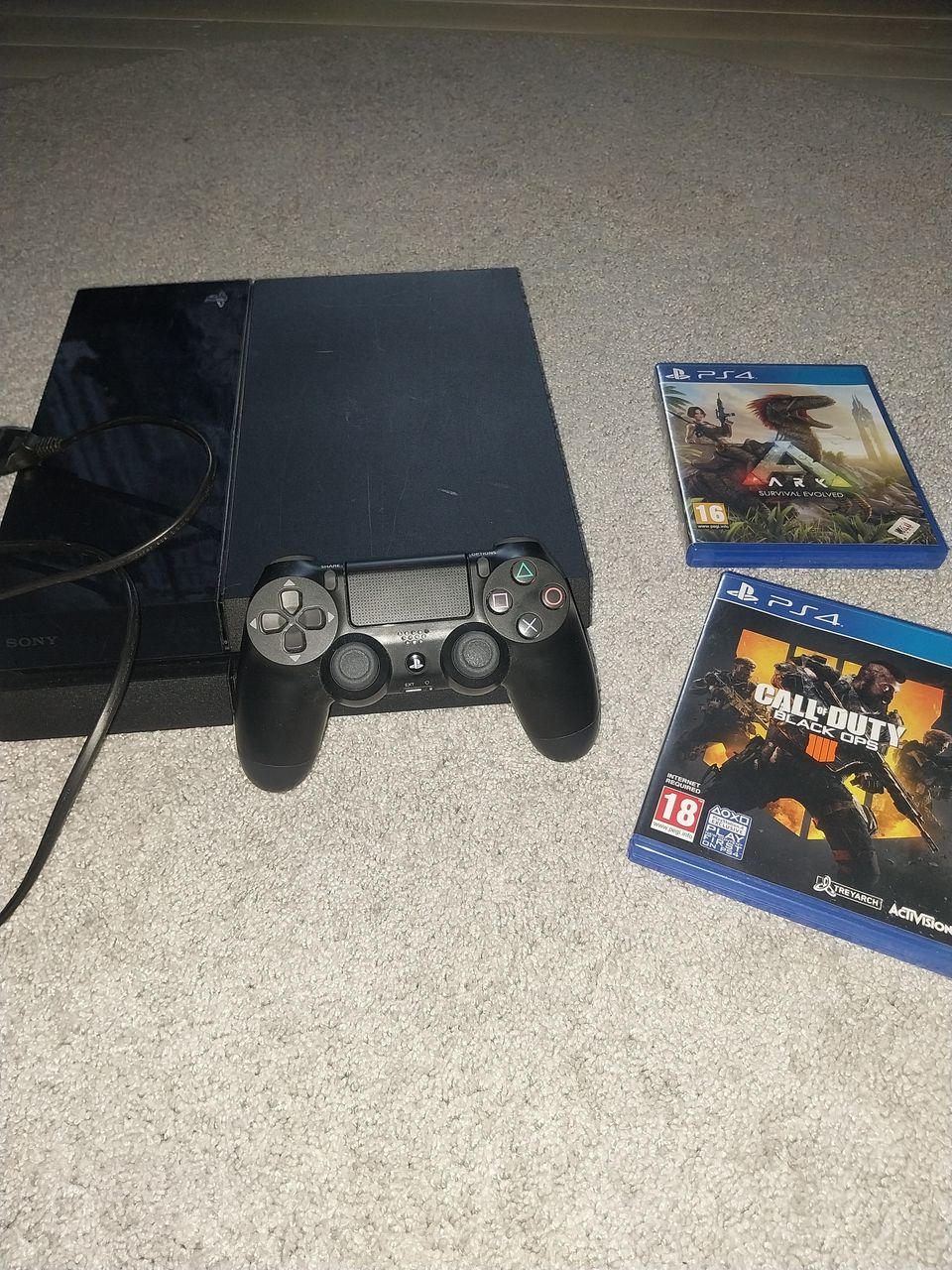 PS4+Ohjain+2 peliä