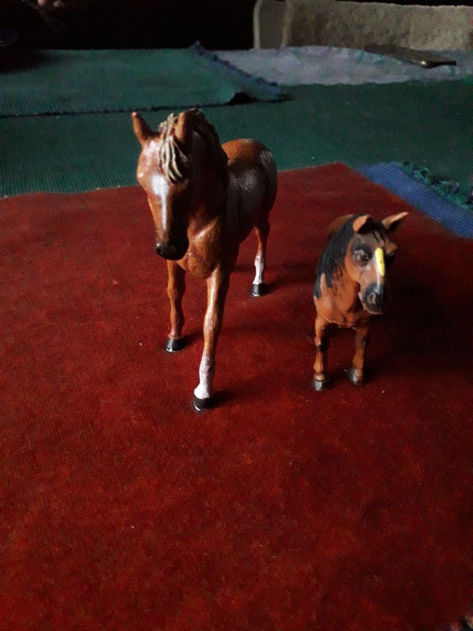 2 hevosta