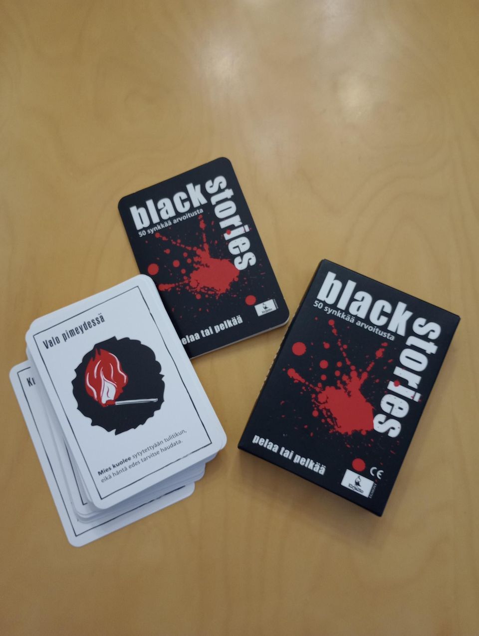Black Stories arvoituskortteja