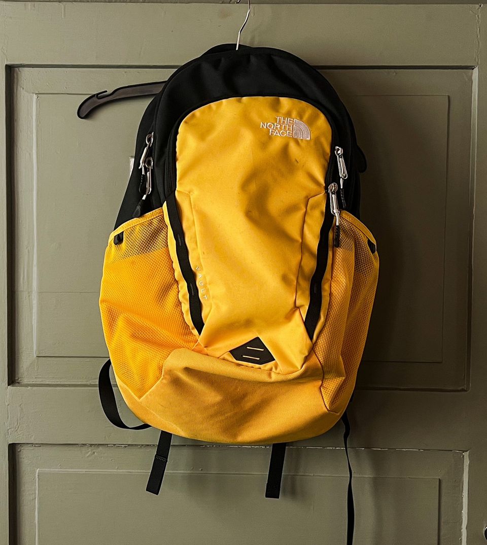 The North Face Vault Backpack 28 L / Yellow