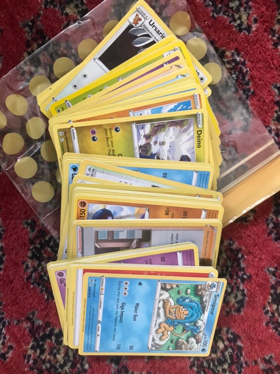 100+ pokemonkorttia