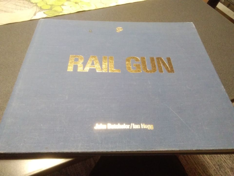 Varattu. Rail gun. Rautatietykit.